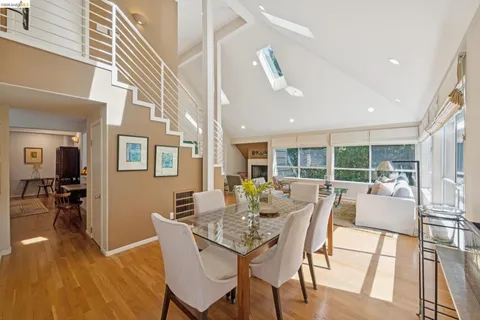 $1,095,000 | 2929 Holyrood Drive, Oakland, CA 94611