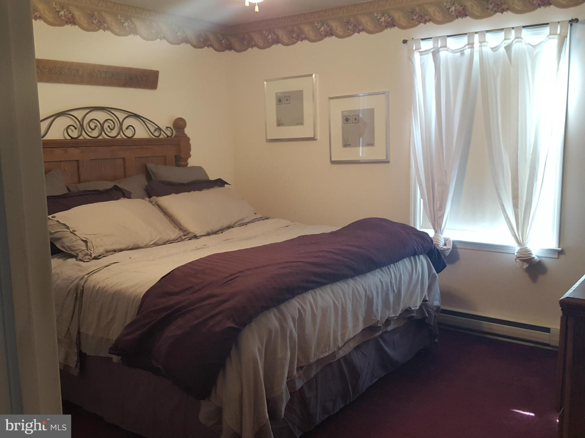 Bedroom (Master)