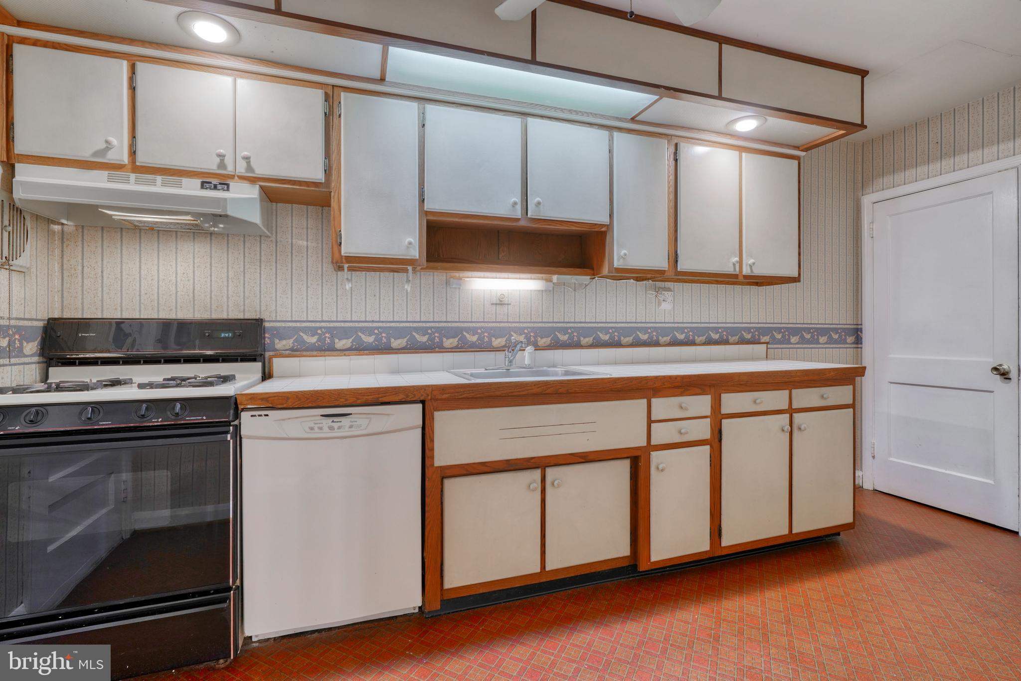 984 Radcliffe Road Towson, MD 21204 - Photo 18 of 44 Gallery Image 18