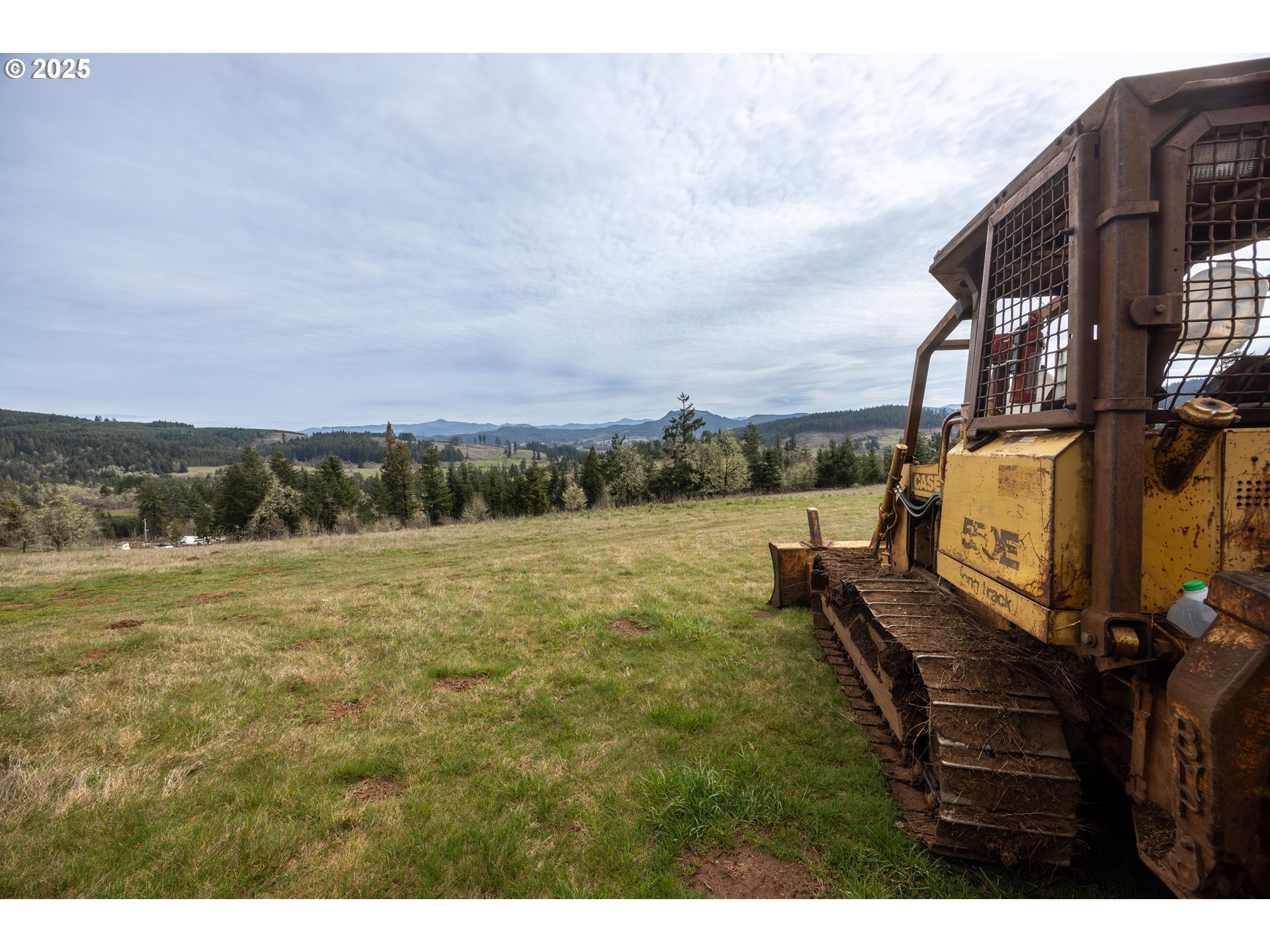 Kenady Lane Cottage Grove, OR 97424 - Photo 4 of 41 a view of outdoor space and city view