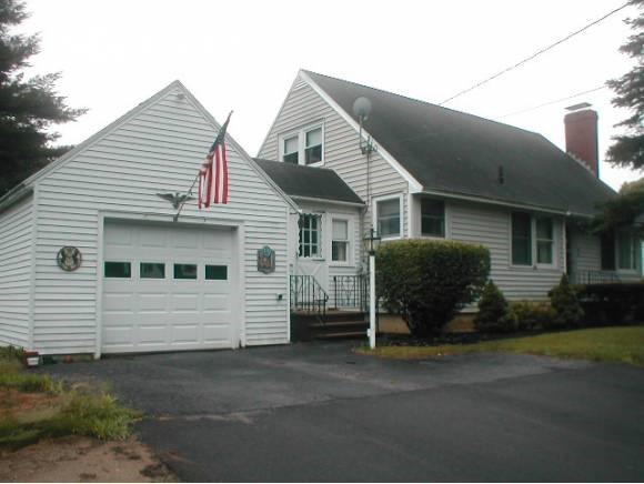 13 Hawthorne Road Dover, NH 03820 - Photo 1 of 1