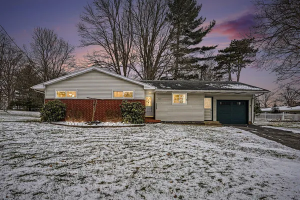 $244,500 | 529 Hill Rd Court, Marshall, MI 49068