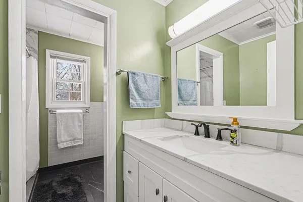 $244,500 | 529 Hill Rd Court, Marshall, MI 49068