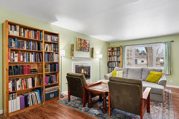 $244,500 | 529 Hill Rd Court, Marshall, MI 49068