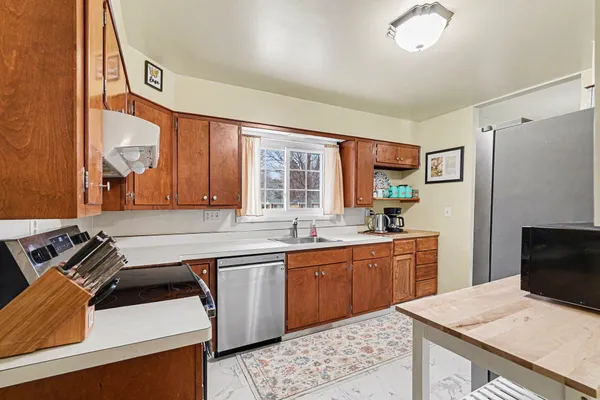 $244,500 | 529 Hill Rd Court, Marshall, MI 49068