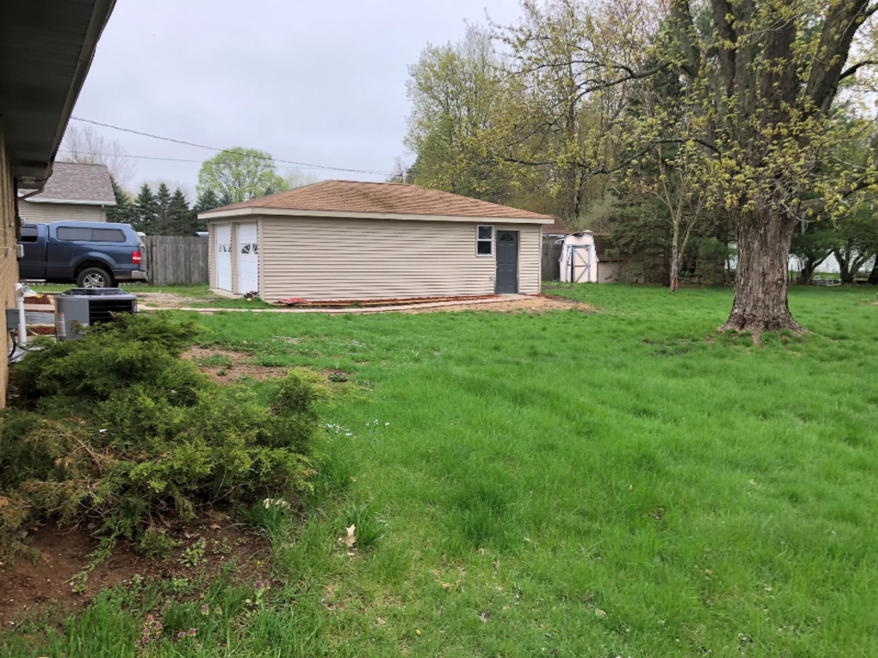 69883 Sherman Road Edwardsburg, MI 49112 - Photo 8 of 9 Sherman1