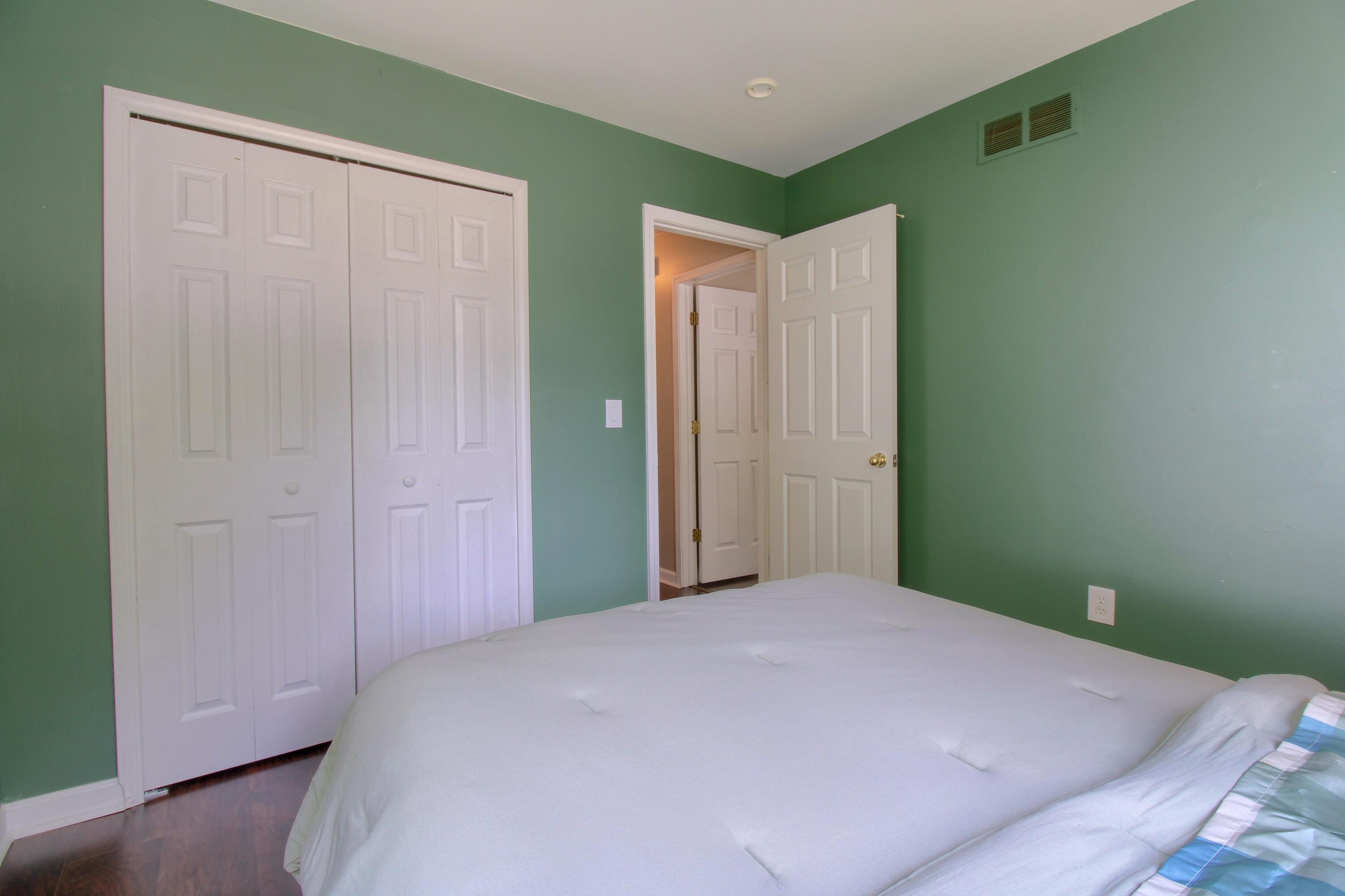42608 Hanford Road Canton, MI 48187 - Photo 24 of 32 23-3rd-Bedroom-2nd-View