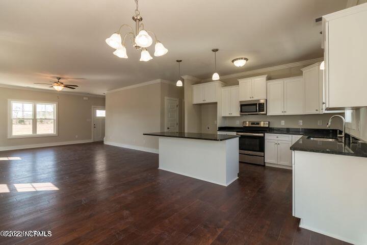 205 Baker Road Hubert, NC 28539 - Photo 6 of 18 kitchen