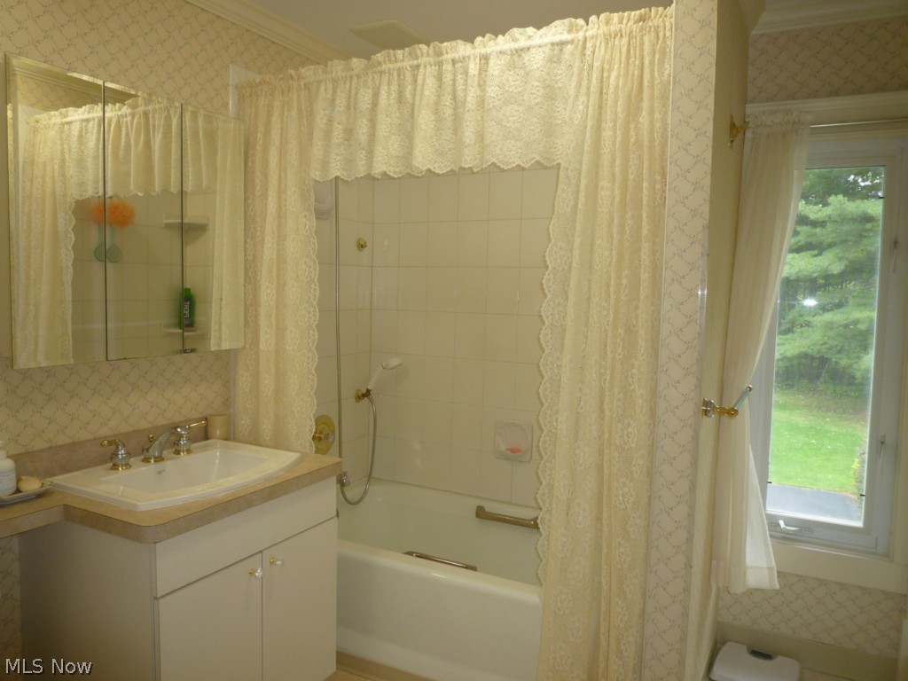 11241 County Line Road Chesterland, OH 44026 - Photo 24 of 25 Gallery Image 24