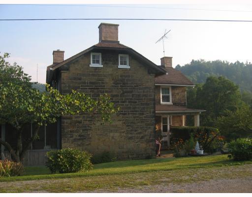 628 North Crabapple Road Perryopolis, PA 15473 - Photo 1 of 16 Exterior Front.