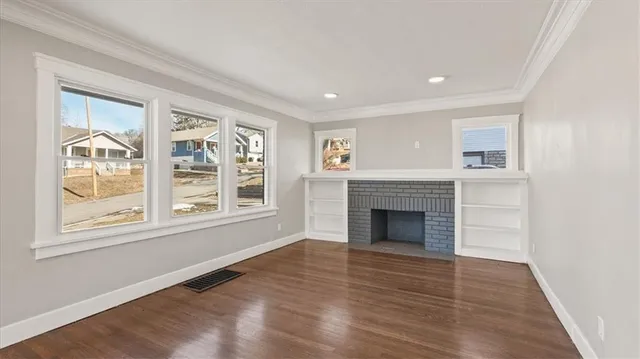 $204,700 | 9305 East 16th Street, Independence, MO 64052