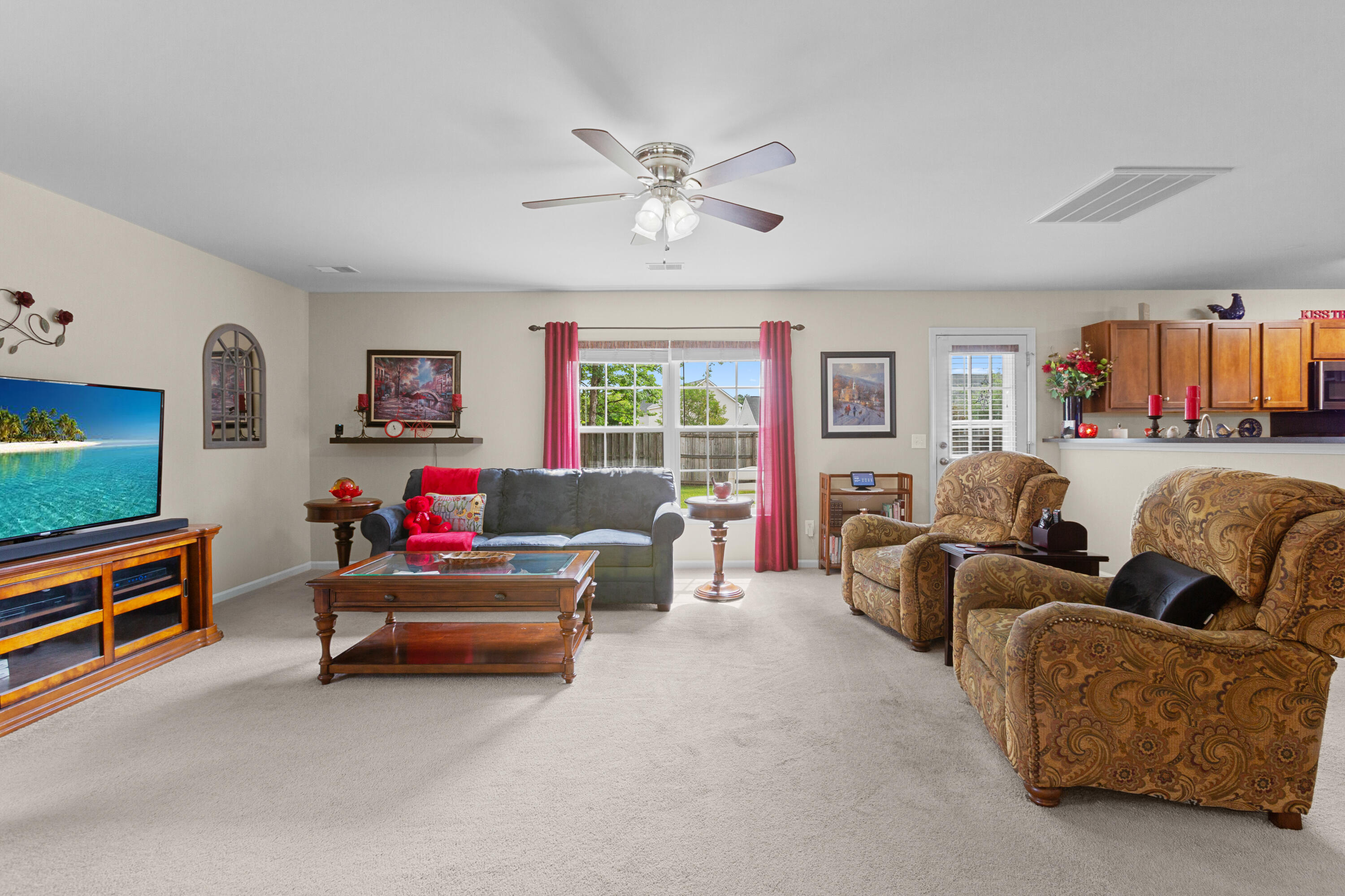 120 Thistle Road Goose Creek, SC 29445 - Photo 4 of 25 120ThistleRd.NicoleBurbagePhoto-19