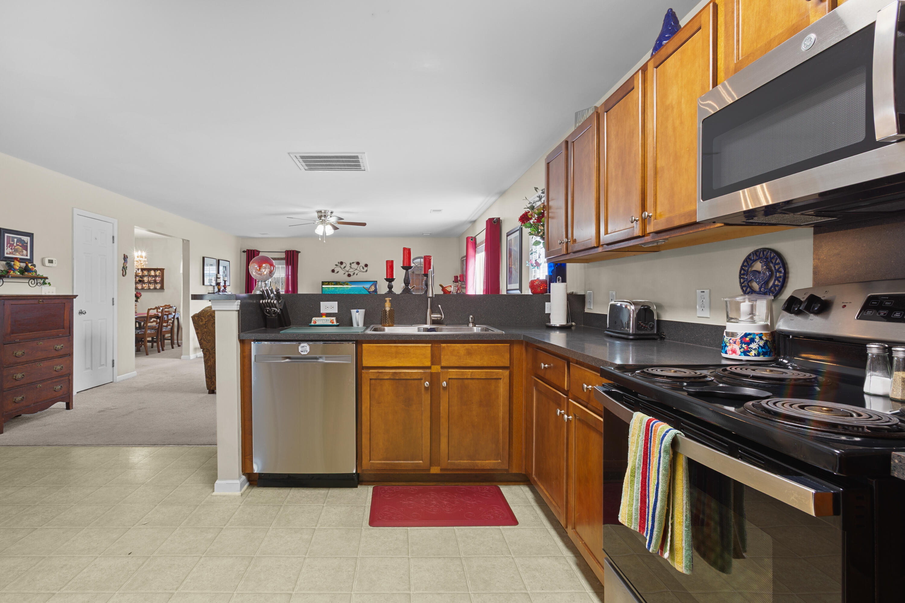 120 Thistle Road Goose Creek, SC 29445 - Photo 9 of 25 120ThistleRd.NicoleBurbagePhoto-24