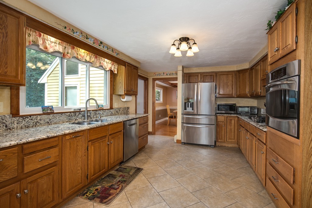 13 Ordway Road Hudson, MA 01749 - Photo 5 of 30 Gallery Image 5