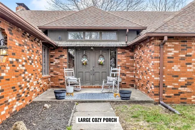 $830,000 | 14589 Northeast County Road 2763, Adrian, MO 64720