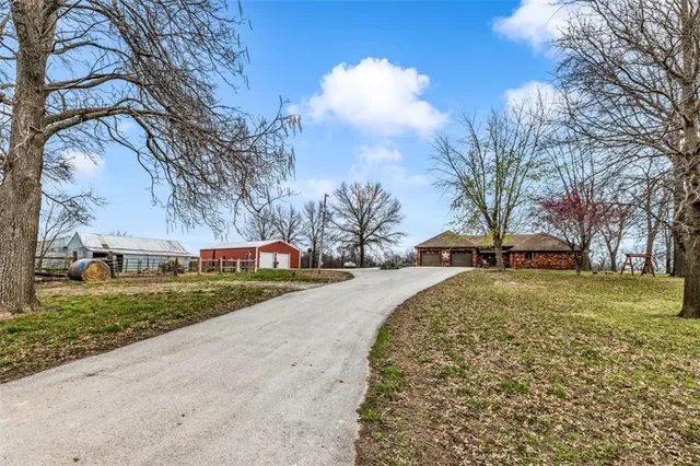 $830,000 | 14589 Northeast County Road 2763, Adrian, MO 64720