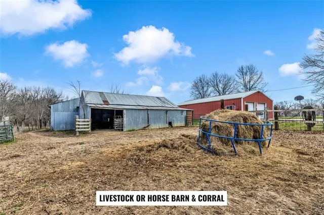 $830,000 | 14589 Northeast County Road 2763, Adrian, MO 64720