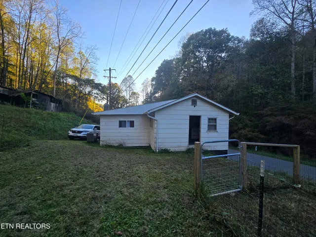 $152,000 | 3427 Left Poor Valley Road, Pennington Gap, VA 24277
