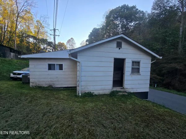$152,000 | 3427 Left Poor Valley Road, Pennington Gap, VA 24277