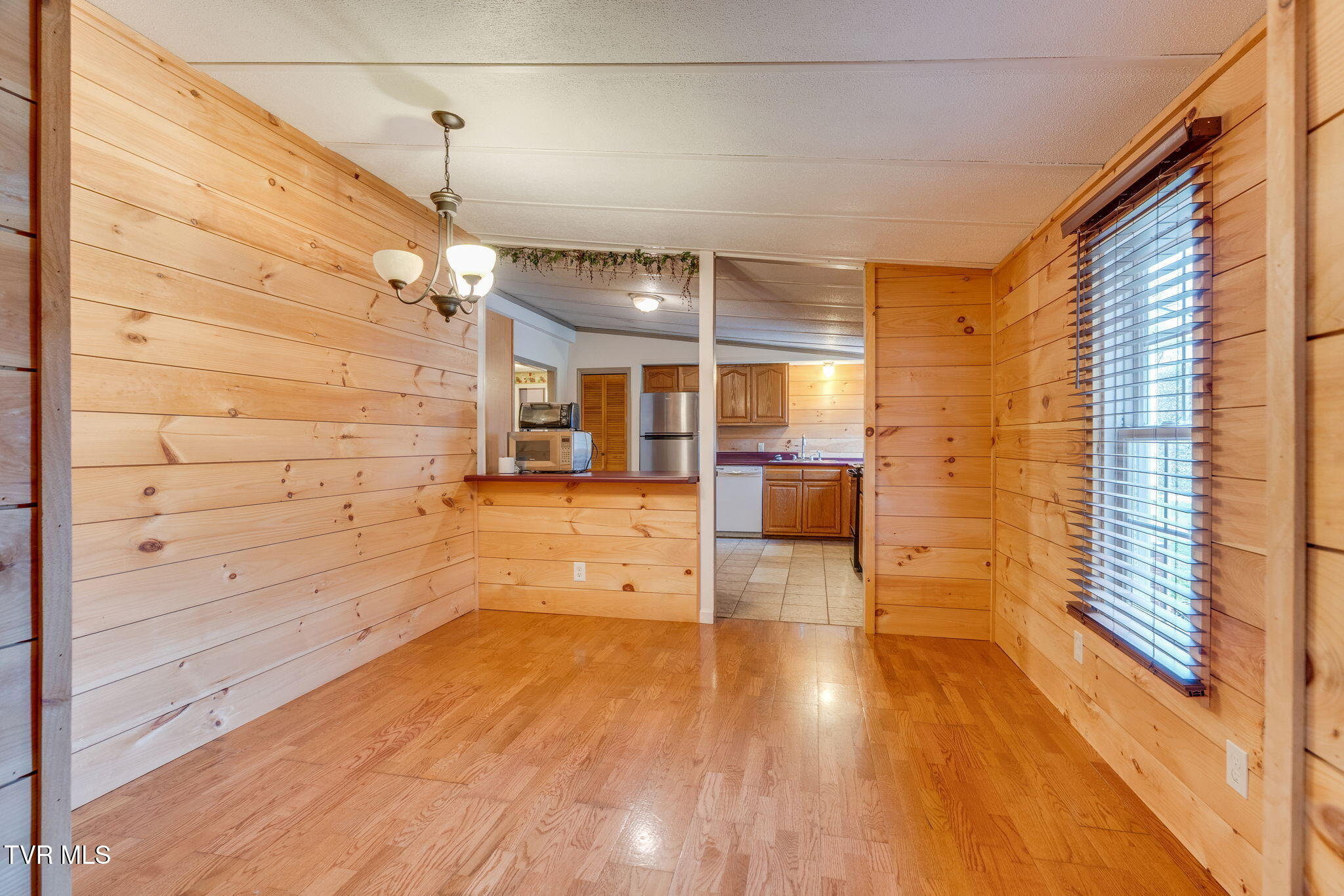 11084 Stanley Valley Road Gate City, VA 24251 - Photo 10 of 46 011