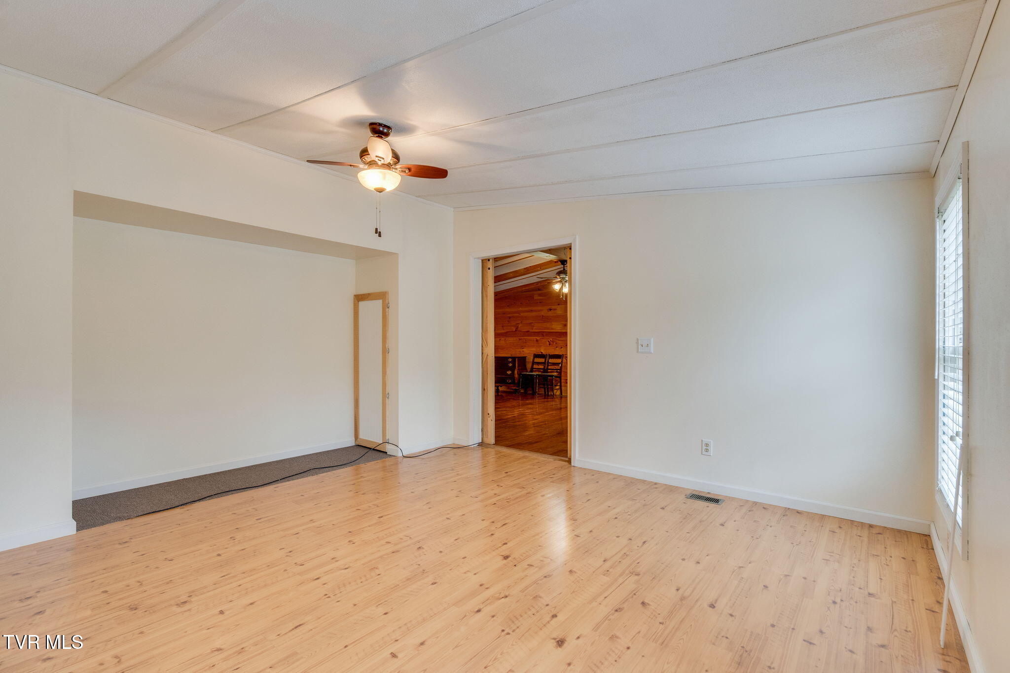 11084 Stanley Valley Road Gate City, VA 24251 - Photo 18 of 46 019