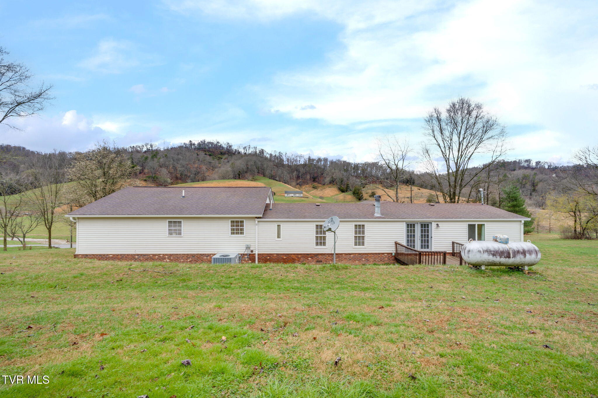 11084 Stanley Valley Road Gate City, VA 24251 - Photo 37 of 46 038