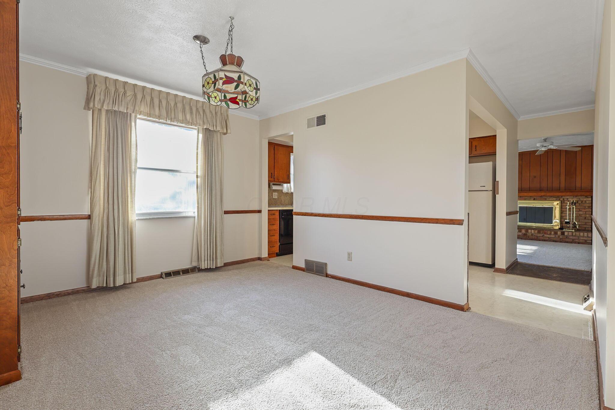6066 Sandgate Road Columbus, OH 43229 - Photo 7 of 47 17-web-or-mls-G02A8505
