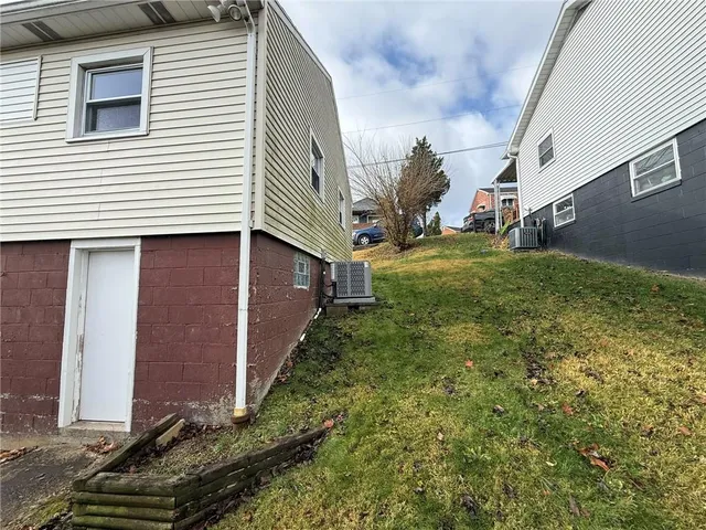 a view of backyard of house