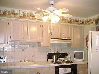 139 Reeger Avenue Hamilton, NJ 08610 - Photo 3 of 5 Gallery Image 3