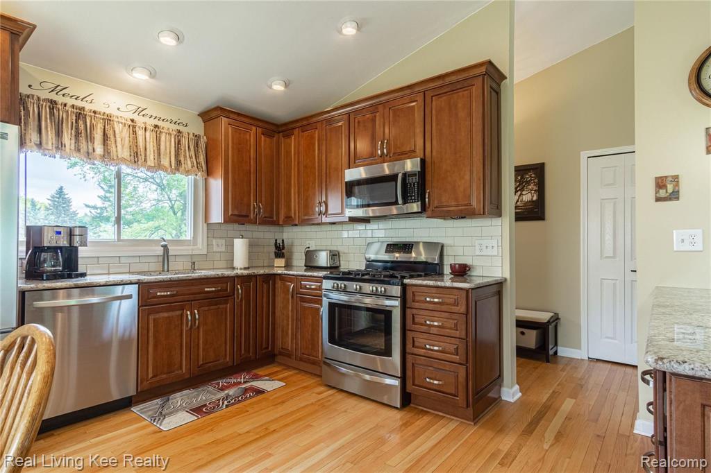 2160 Warrington Road Rochester Hills, MI 48307 - Photo 20 of 55