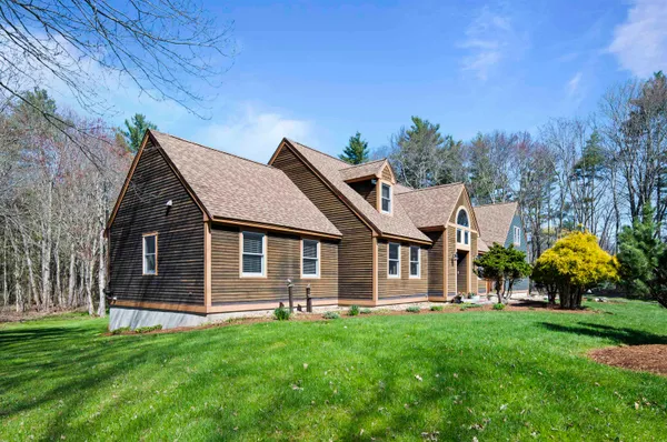 $899,900 | 17 Madison Avenue, Kingston, NH 03848