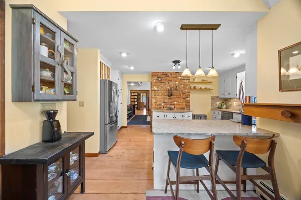$899,900 | 17 Madison Avenue, Kingston, NH 03848