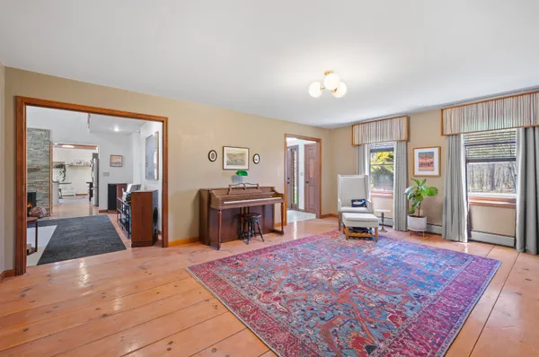$899,900 | 17 Madison Avenue, Kingston, NH 03848