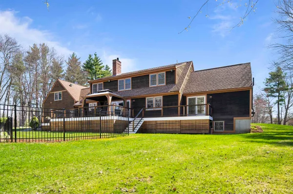 $899,900 | 17 Madison Avenue, Kingston, NH 03848