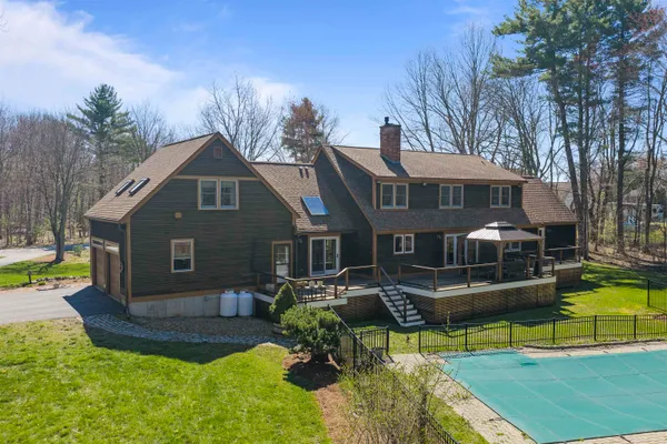 $899,900 | 17 Madison Avenue, Kingston, NH 03848