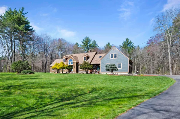$899,900 | 17 Madison Avenue, Kingston, NH 03848