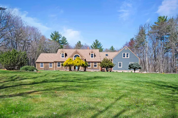 $899,900 | 17 Madison Avenue, Kingston, NH 03848