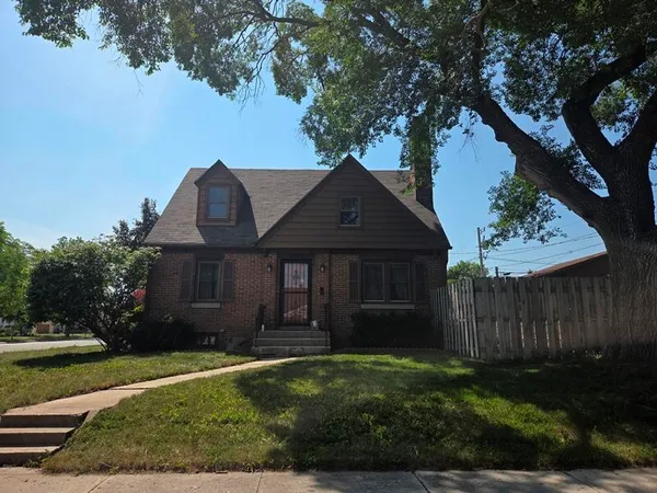 $264,500 | 1654 South 20th Street, Sheboygan, WI 53081