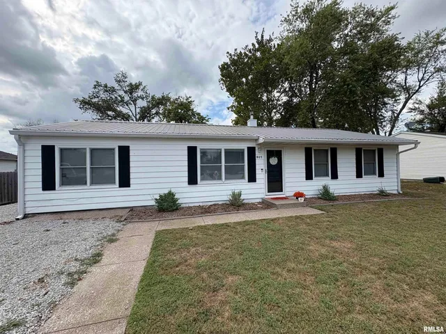 $139,000 | 805 North Reel Avenue, Salem, IL 62881