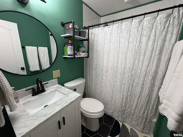 $139,000 | 805 North Reel Avenue, Salem, IL 62881