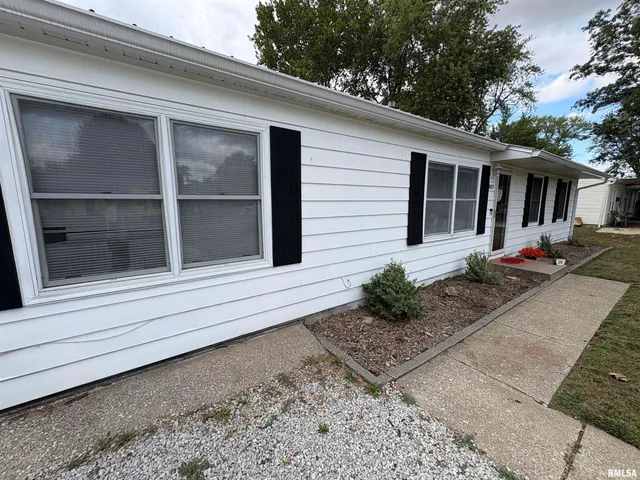 $139,000 | 805 North Reel Avenue, Salem, IL 62881