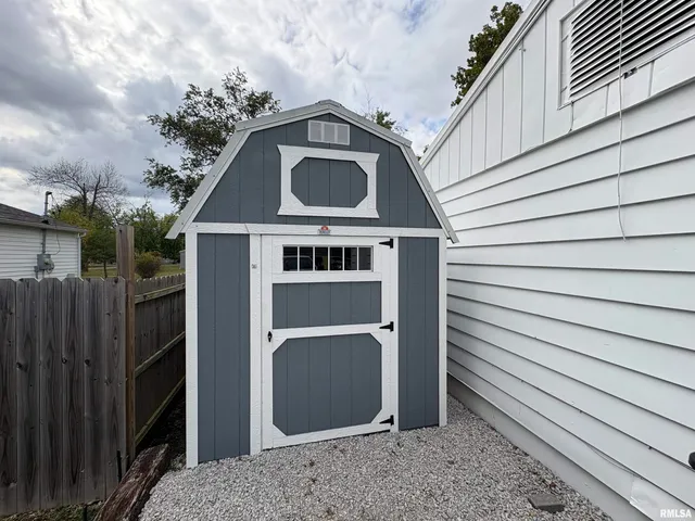 $139,000 | 805 North Reel Avenue, Salem, IL 62881