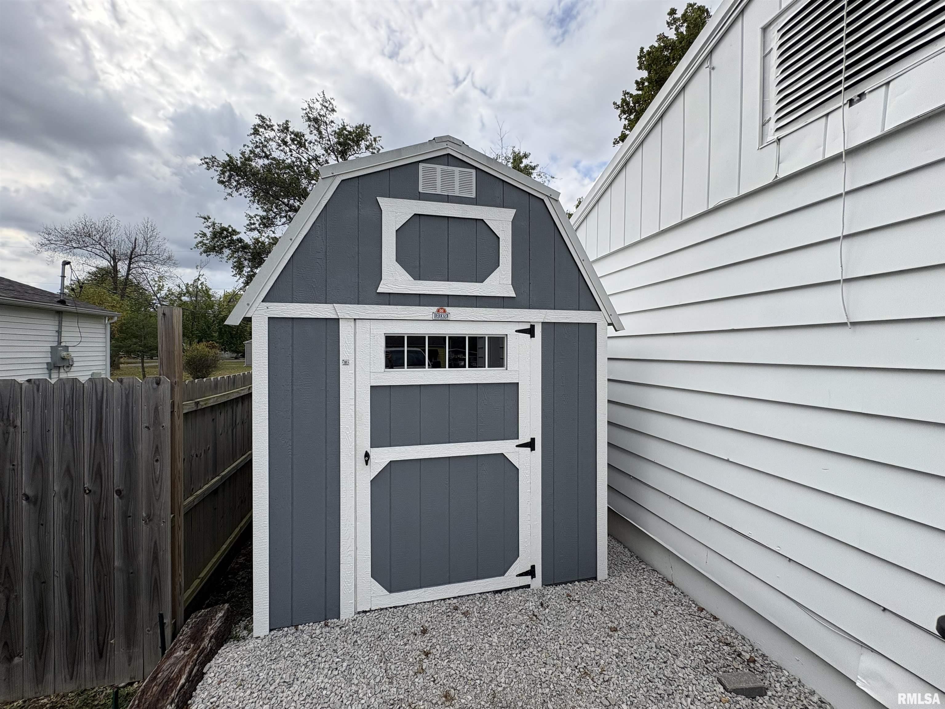 805 North Reel Avenue Salem, IL 62881 - Photo 4 of 15