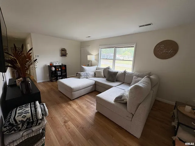 $139,000 | 805 North Reel Avenue, Salem, IL 62881