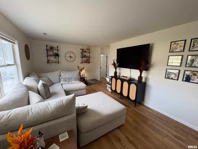 $139,000 | 805 North Reel Avenue, Salem, IL 62881