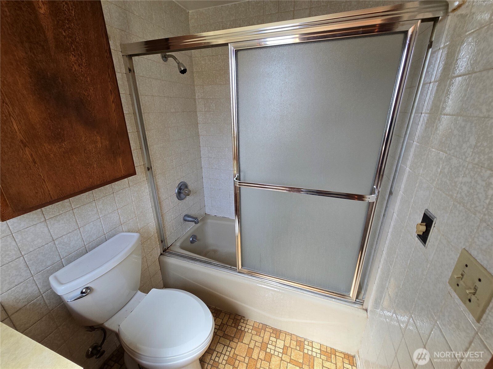 2572 Perry Avenue Bremerton, WA 98310 - Photo 8 of 9 Gallery Image 8