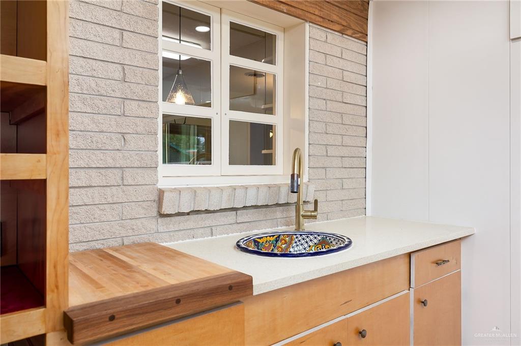 1001 West 7th Street Weslaco, TX 78596 - Photo 15 of 24