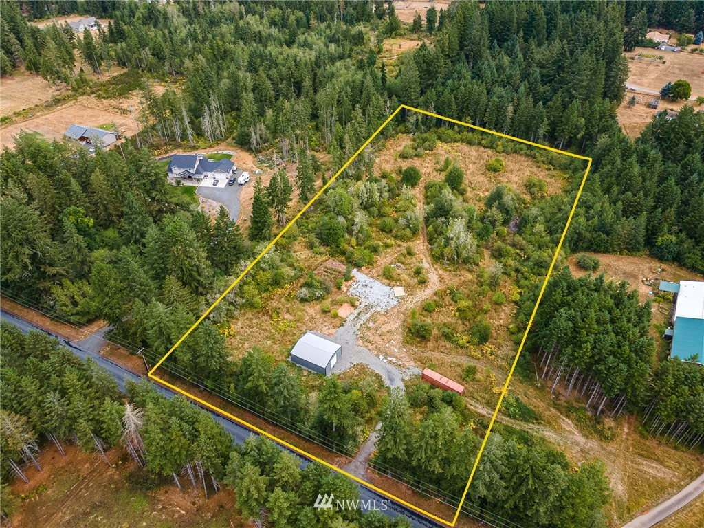 768 Logan Hill Road Chehalis, WA 98532 - Photo 1 of 35 a view of a backyard