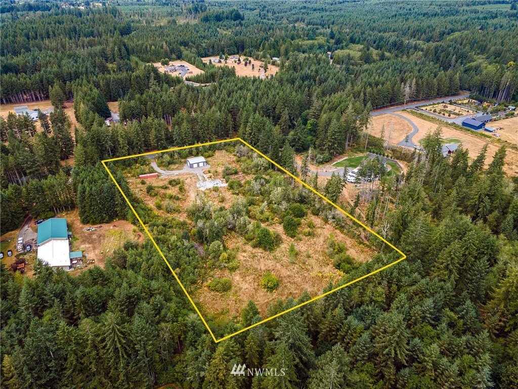 768 Logan Hill Road Chehalis, WA 98532 - Photo 34 of 35 a view of a backyard
