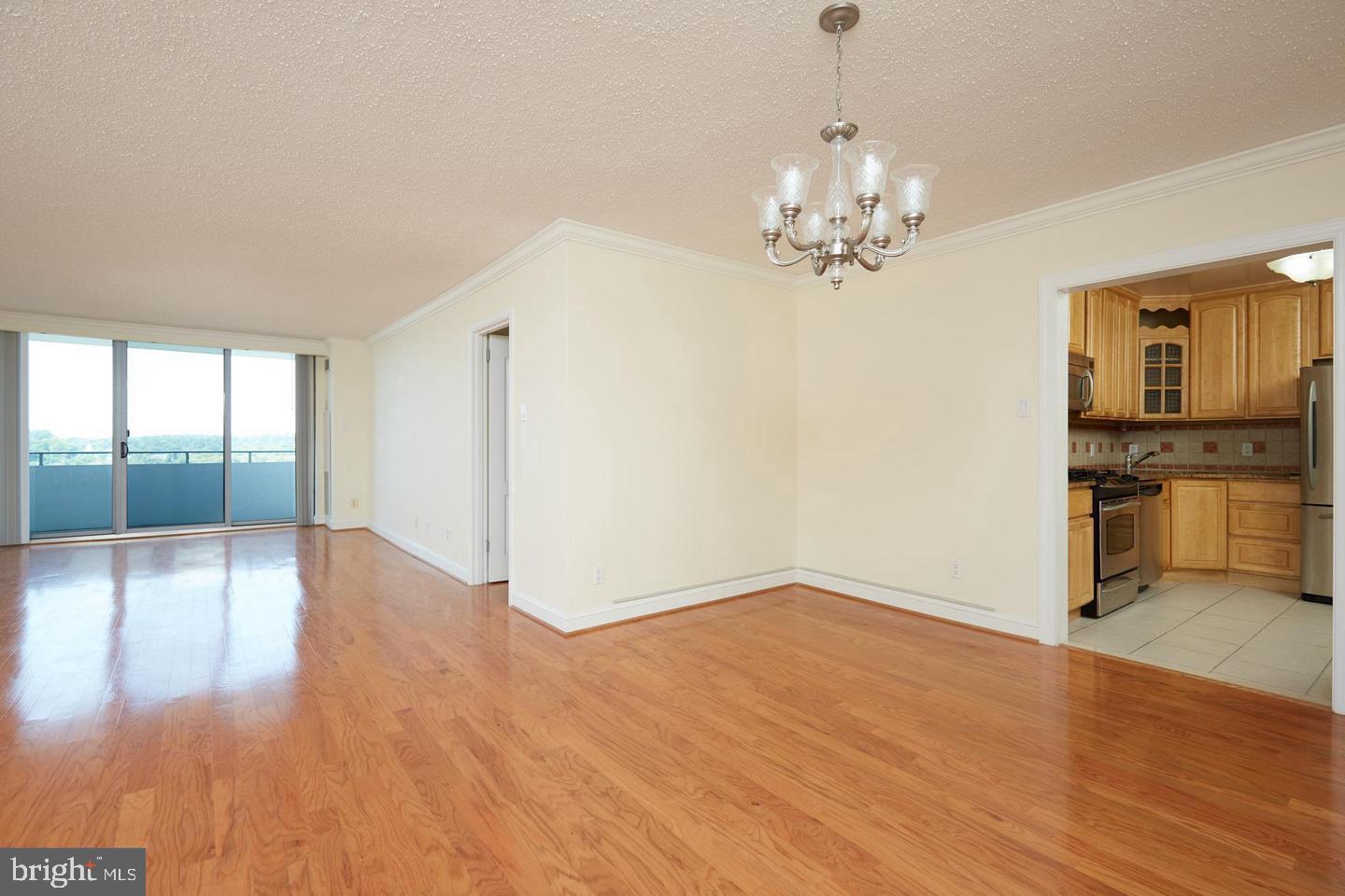 5101 River Road, Unit 1705 Bethesda, MD 20816 - Photo 6 of 33 Living Room